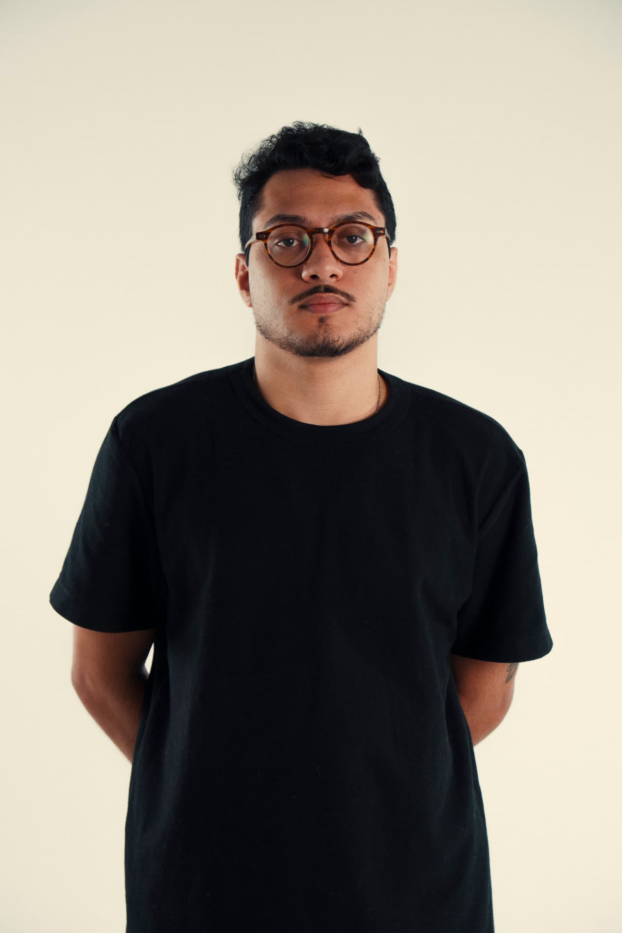 Retrato de Carlos Amadeu, editor de vídeo e colorista